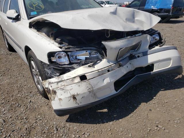 YV1SW58D921194045 - 2002 VOLVO V70 2.4T WHITE photo 9