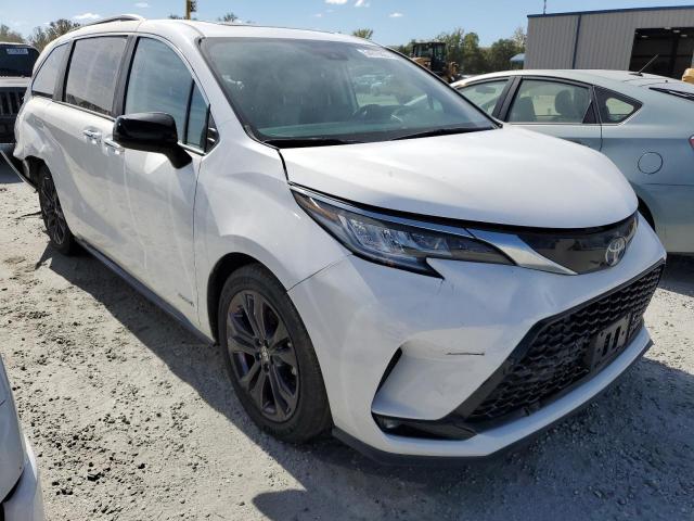 5TDDRKEC7MS028404 - 2021 TOYOTA SIENNA XSE WHITE photo 1