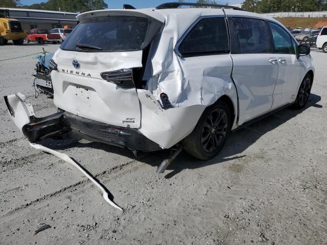 5TDDRKEC7MS028404 - 2021 TOYOTA SIENNA XSE WHITE photo 4