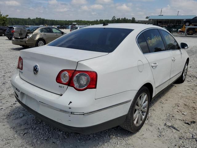 WVWJK7AN8AE135457 - 2010 VOLKSWAGEN PASSAT KOM WHITE photo 4