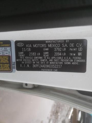 3KPF24AD9KE052217 - 2019 KIA FORTE FE WHITE photo 10