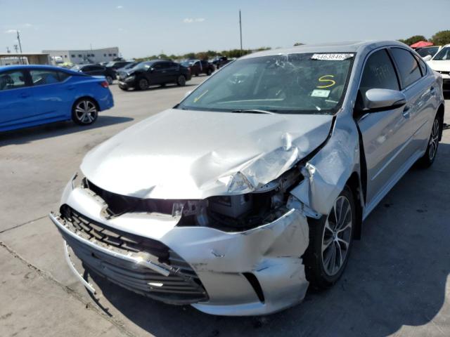 4T1BK1EB3JU274589 - 2018 TOYOTA AVALON XLE SILVER photo 2