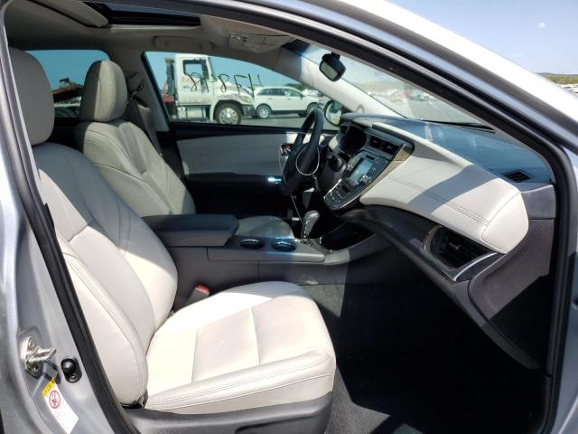 4T1BK1EB3JU274589 - 2018 TOYOTA AVALON XLE SILVER photo 5