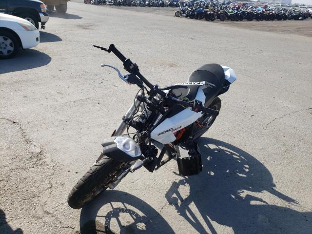 538SMFZ62JCG09902 - 2018 ZERO MOTORCYCLES INC MOTORCYCLE WHITE photo 2