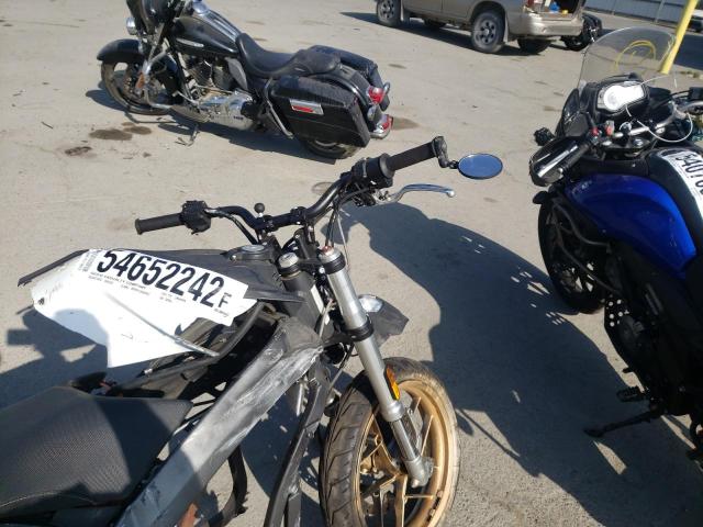 538SMFZ62JCG09902 - 2018 ZERO MOTORCYCLES INC MOTORCYCLE WHITE photo 5