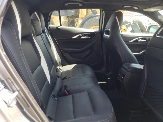 SJKCH5CP3JA047754 - 2018 INFINITI QX30 BASE GRAY photo 6