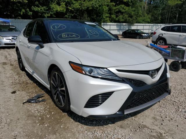 4T1B61HK1KU247649 - 2019 TOYOTA CAMRY XSE WHITE photo 1