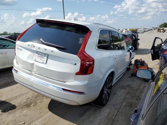 YV4A22PL2N1861317 - 2022 VOLVO XC90 T6 IN WHITE photo 4