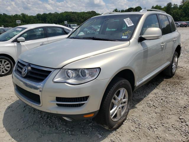 WVGBE77LX8D041870 - 2008 VOLKSWAGEN TOUAREG 2 SILVER photo 2