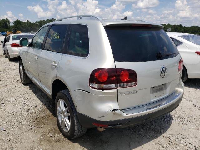 WVGBE77LX8D041870 - 2008 VOLKSWAGEN TOUAREG 2 SILVER photo 3