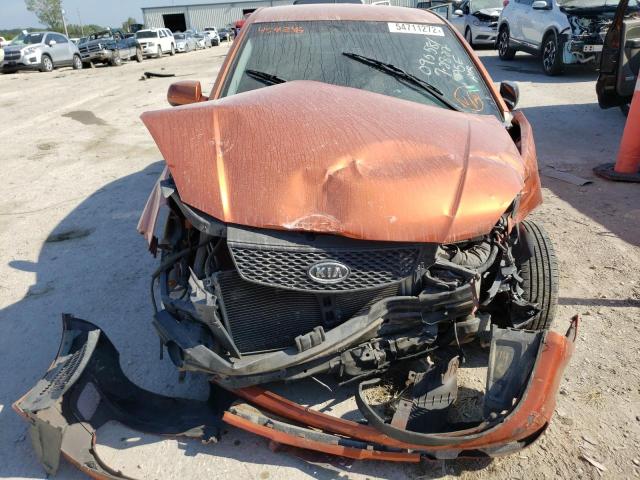 KNADE223696457246 - 2009 KIA RIO BASE ORANGE photo 9