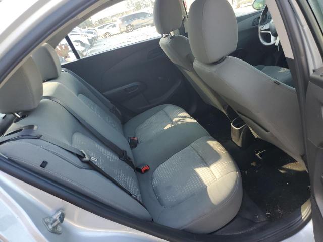 1G1JA5SH9F4178758 - 2015 CHEVROLET SONIC LS SILVER photo 6