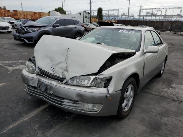 JT8BF28G3X0159995 - 1999 LEXUS ES 300 BEIGE photo 2