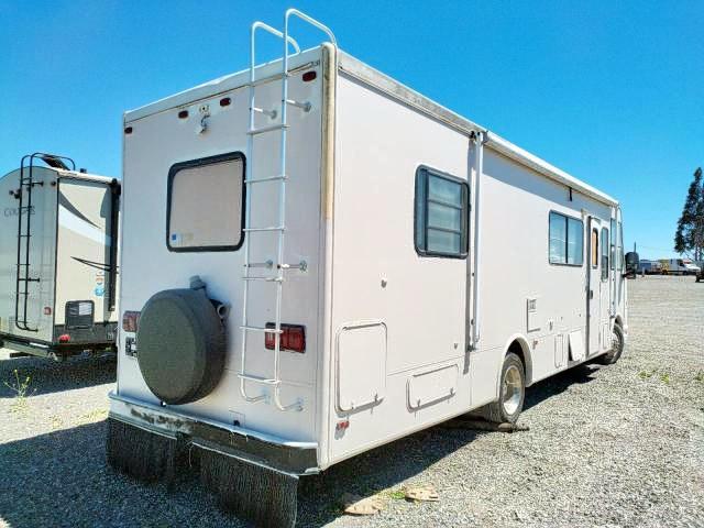 5B4LP37J3Y3321961 - 2001 WILDWOOD COACHMEN WHITE photo 4