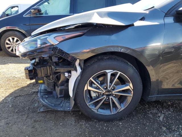 3KPF24AD1NE461137 - 2022 KIA FORTE FE GRAY photo 9