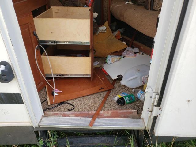 4YDT26028BB451080 - 2011 KEYSTONE OUTBACK WHITE photo 5