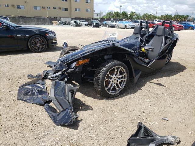 57XAAPHD9M8143707 - 2021 POLARIS SLINGSHOT BLUE photo 2