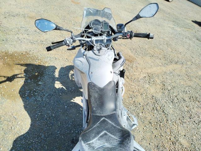 WB10B1109DZF84446 - 2013 BMW F700 GS SILVER photo 5