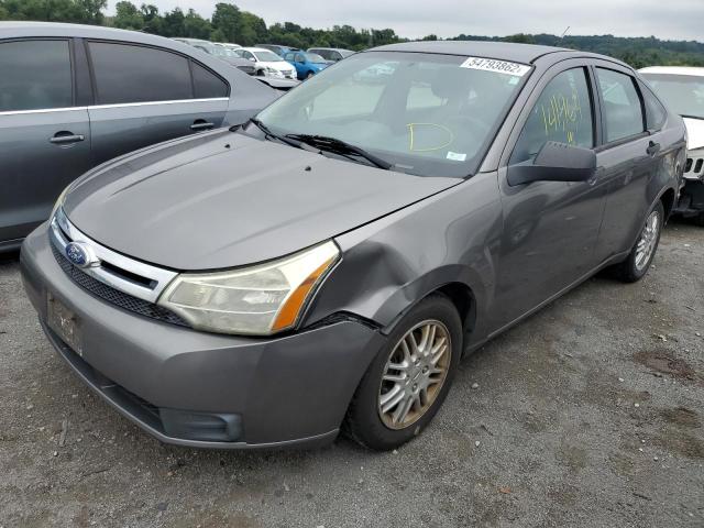 1FAHP3FN2AW251710 - 2010 FORD FOCUS GRAY photo 2