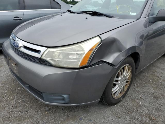 1FAHP3FN2AW251710 - 2010 FORD FOCUS GRAY photo 9