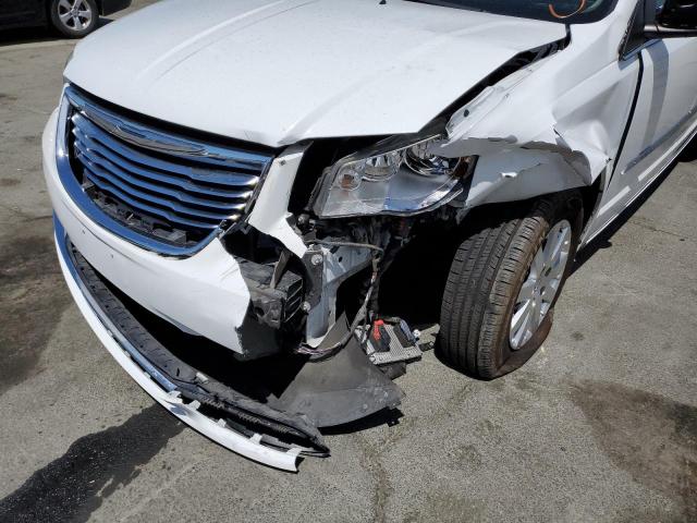 2C4RC1BG9ER453660 - 2014 CHRYSLER TOWN & COU WHITE photo 9