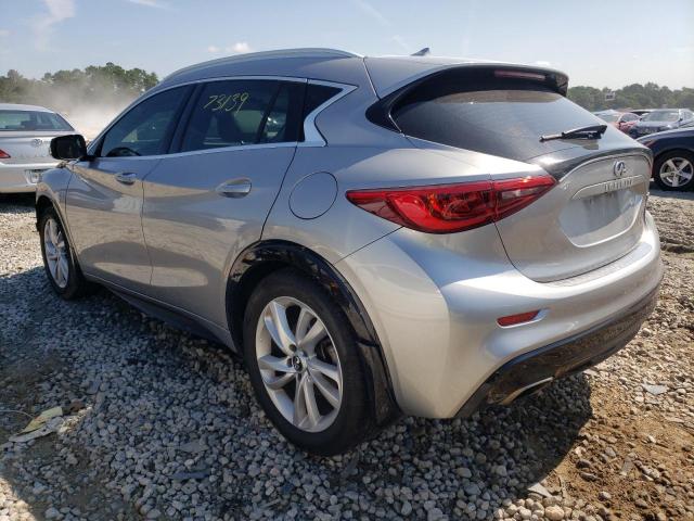 SJKCH5CP5KA007788 - 2019 INFINITI QX30 PURE SILVER photo 3