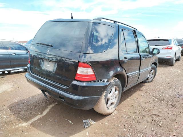 4JGAB54E2YA152848 - 2000 MERCEDES-BENZ ML 320 BLACK photo 4