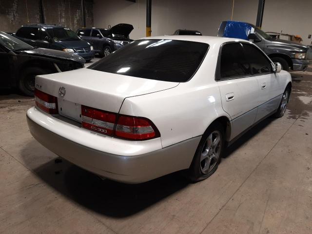 JT8BF28G5Y5082079 - 2000 LEXUS ES 300 WHITE photo 4