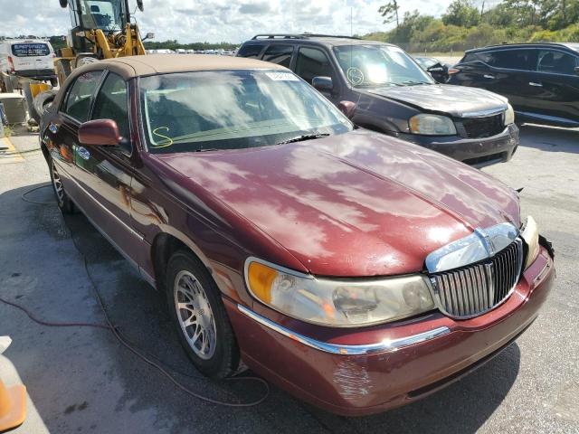 1LNHM82WXYY864599 - 2000 LINCOLN TOWN CAR S BURGUNDY photo 1