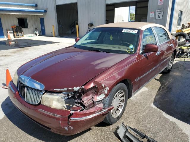 1LNHM82WXYY864599 - 2000 LINCOLN TOWN CAR S BURGUNDY photo 2