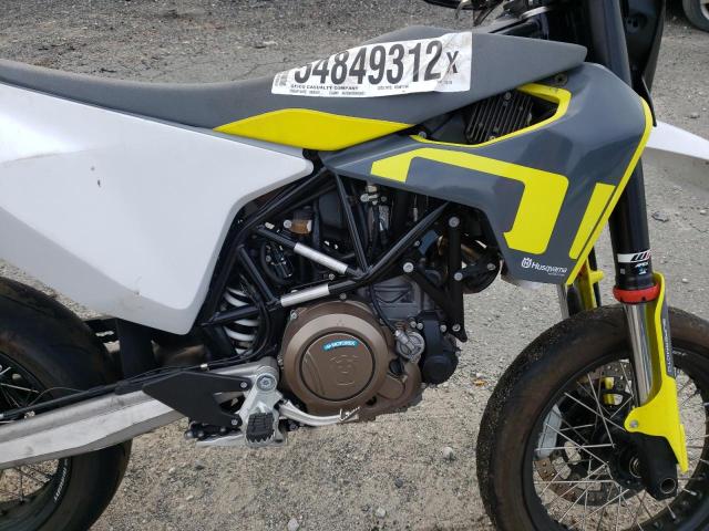 VBKUSV404LM776310 - 2020 HUSQVARNA SUPERMOTO WHITE photo 7