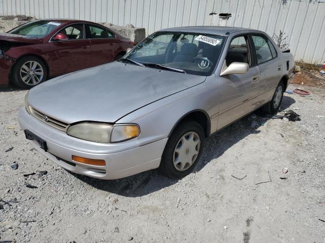 4T1BG12K8TU806427 - 1996 TOYOTA CAMRY DX GRAY photo 2