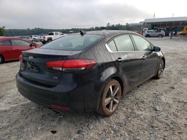 3KPFL4A89HE071441 - 2017 KIA FORTE EX BLACK photo 4