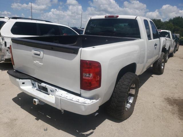 1GCEC19XX8Z100262 - 2008 CHEVROLET SILVERADO WHITE photo 4