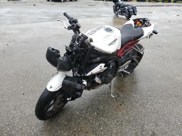SMTA434D5JT855110 - 2018 TRIUMPH MOTORCYCLE STREET TRI WHITE photo 2