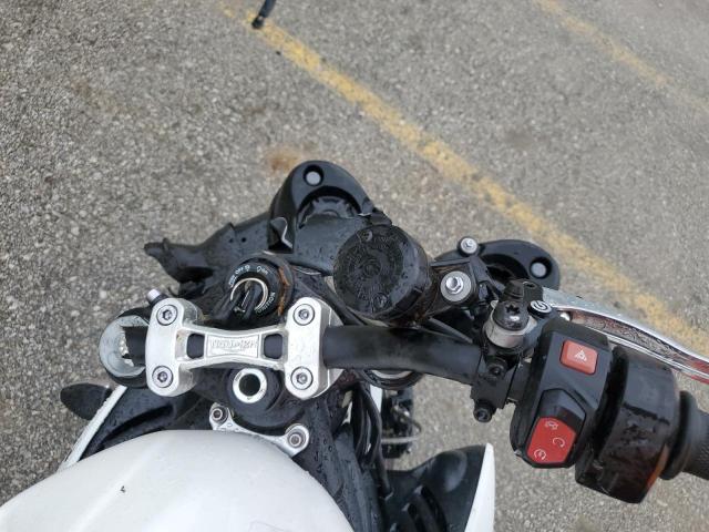 SMTA434D5JT855110 - 2018 TRIUMPH MOTORCYCLE STREET TRI WHITE photo 8