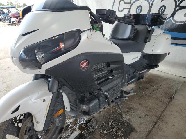 JH2SC6841GK300498 - 2016 HONDA GL1800 B WHITE photo 9