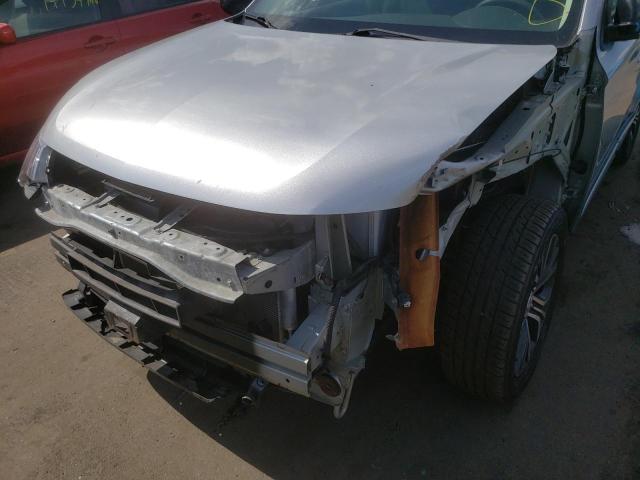 JA4AZ3A30JZ025072 - 2018 MITSUBISHI OUTLANDER SE  ფოტო 9