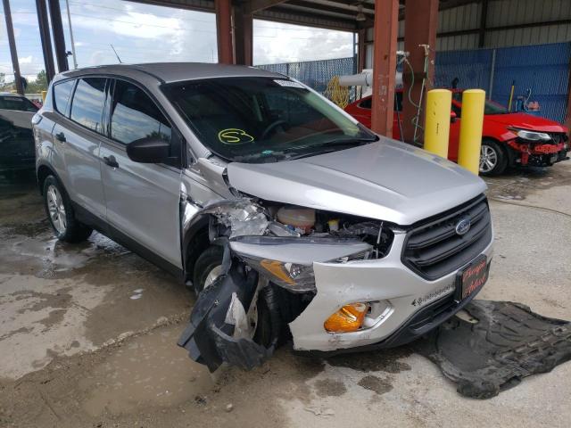 1FMCU0F72JUC25676 - 2018 FORD ESCAPE S SILVER photo 1