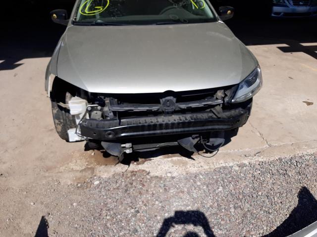 3VW2K7AJXCM461921 - 2012 VOLKSWAGEN JETTA BASE أسمر صورة 9
