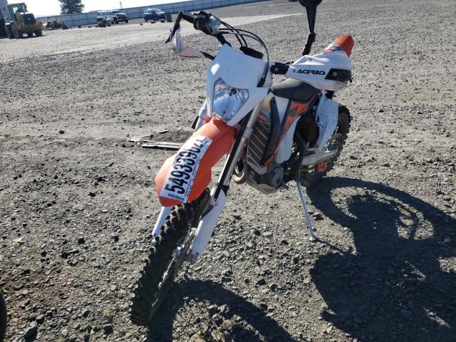 VBKEXE408JM185562 - 2018 KTM 250 EXC-F TWO TONE photo 2