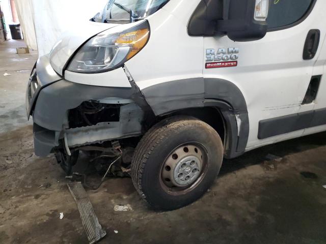 3C6URVJG8JE102033 - 2018 RAM PROMASTER 白色 照片 9
