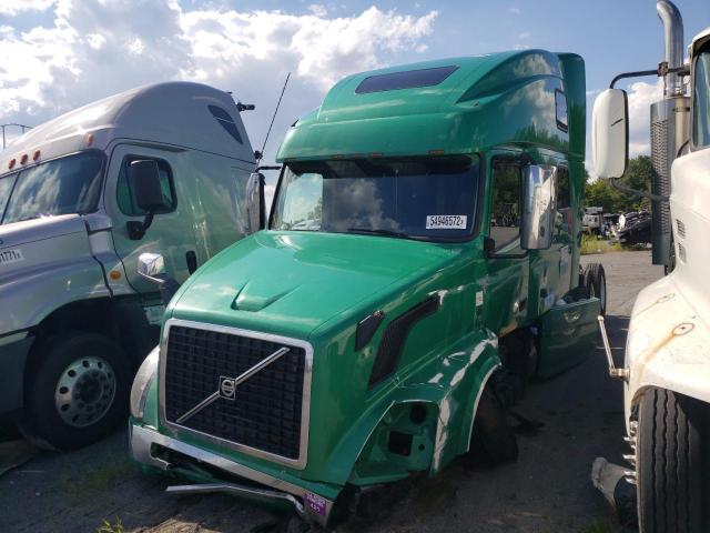 4V4NC9EH5GN932132 - 2016 VOLVO 780 GREEN photo 2