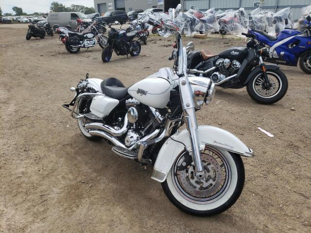 1HD1FRM18CB625828 - 2012 HARLEY-DAVIDSON FLHRC ROAD WHITE photo 1