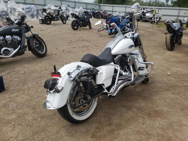 1HD1FRM18CB625828 - 2012 HARLEY-DAVIDSON FLHRC ROAD WHITE photo 4