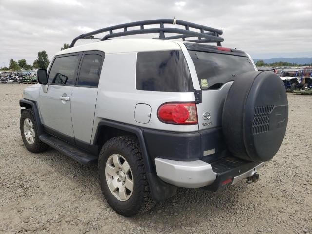 JTEBU11F08K040502 - 2008 TOYOTA FJ CRUISER SILVER photo 3