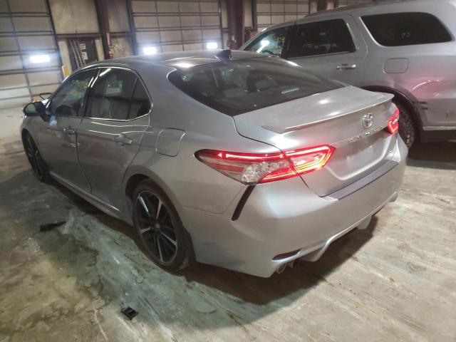 4T1BZ1HK0JU008731 - 2018 TOYOTA CAMRY XSE SILVER photo 3