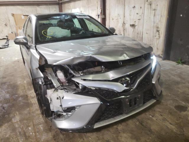 4T1BZ1HK0JU008731 - 2018 TOYOTA CAMRY XSE SILVER photo 9