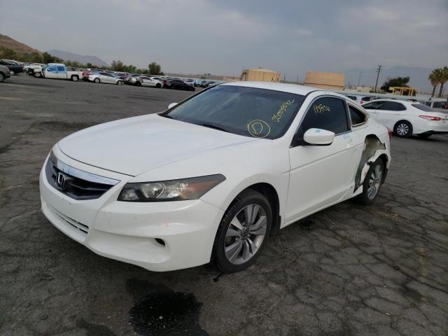 1HGCS1B35CA006882 - 2012 HONDA ACCORD LX WHITE photo 2