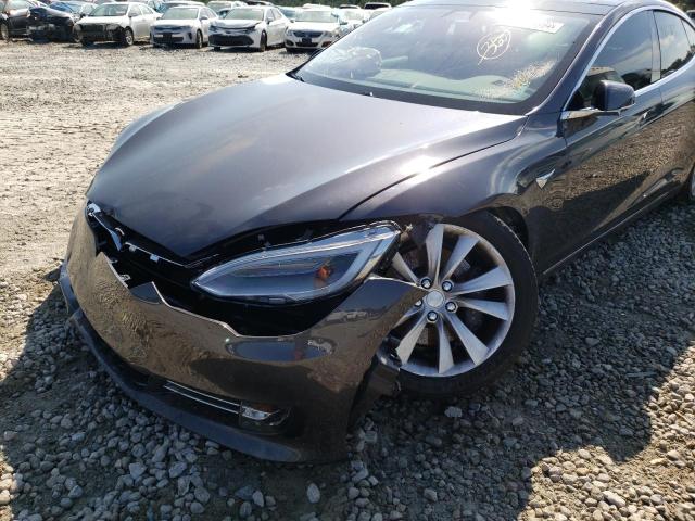 5YJSA1E29HF183711 - 2017 TESLA MODEL S Մոխրագույն լուսանկար 9